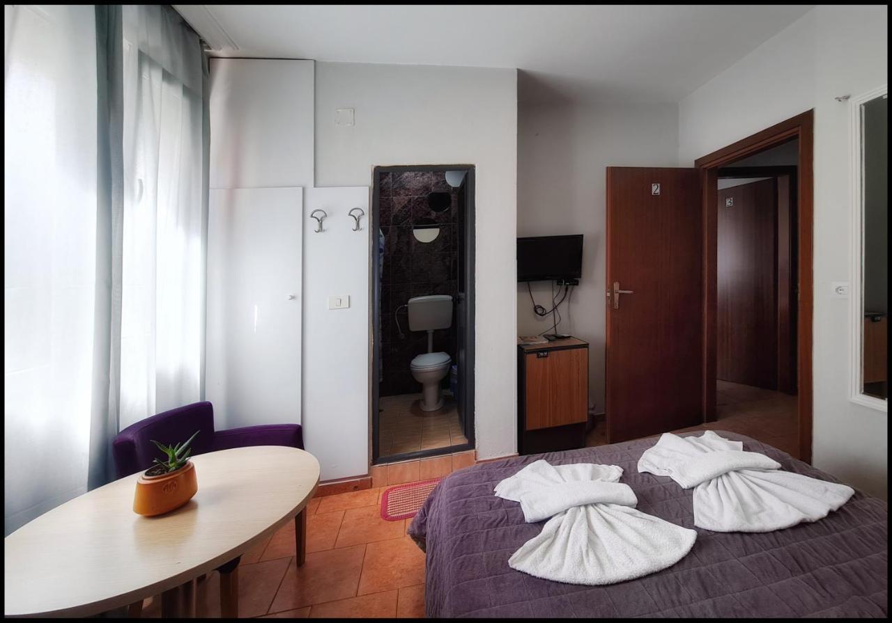 Guest House De Rada Τίρανα Εξωτερικό φωτογραφία